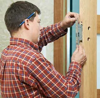 Woodland Hills Locksmiths Woodland Hills, CA 818-736-0447 - 19a-locksmith-key-service